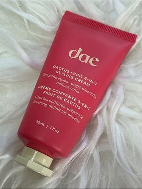 dae Cactus Fruit 3-in-1 Styling Cream — Pink NEW